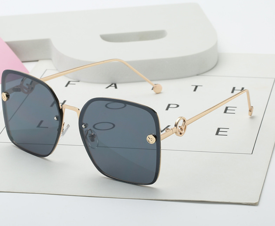 Grace Fashionable Square Sunglasses  for Women