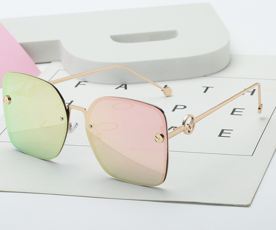 Grace Fashionable Square Sunglasses  for Women