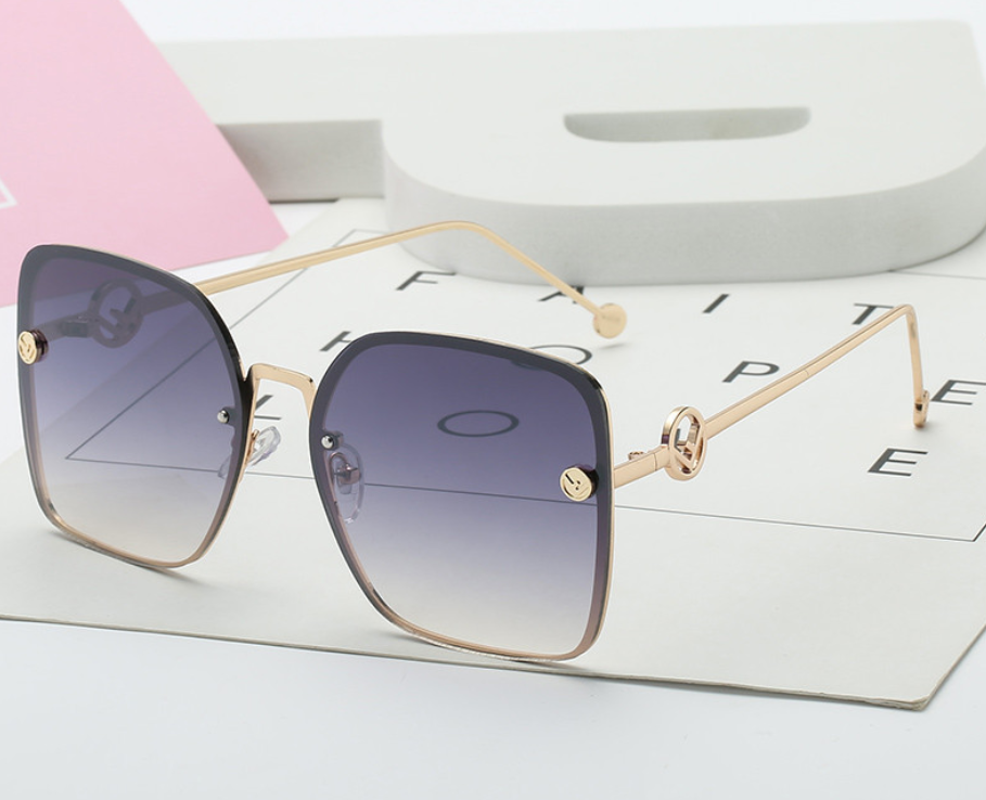 Grace Fashionable Square Sunglasses  for Women