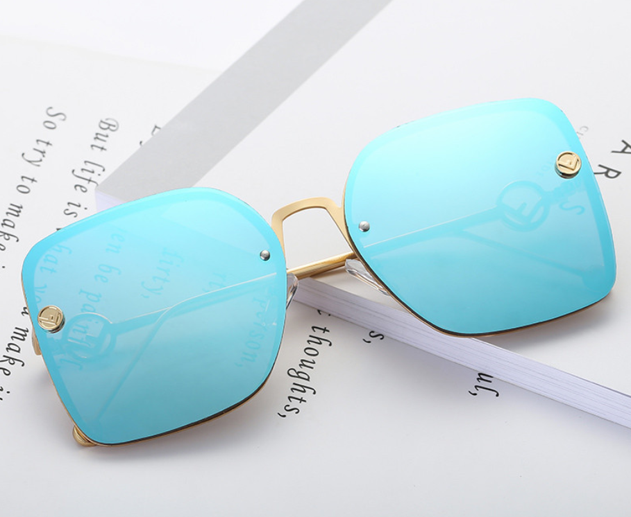 Grace Fashionable Square Sunglasses  for Women